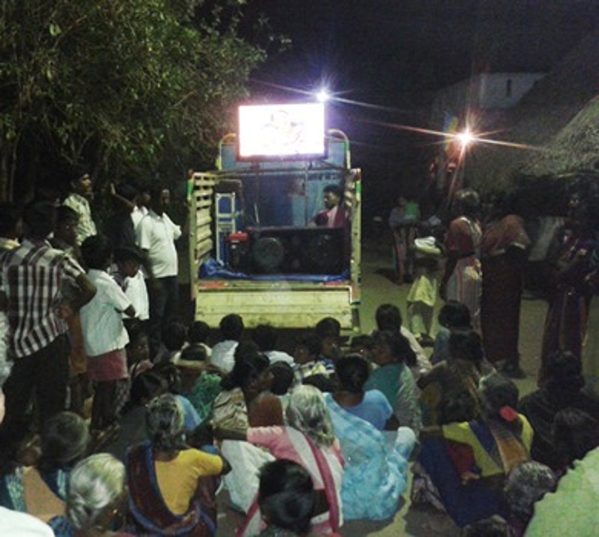 இணையதளத்தின் உதவியுடன் நேரலை மூலம் திருமாவளவன் தேர்தல் பிரச்சாரம்